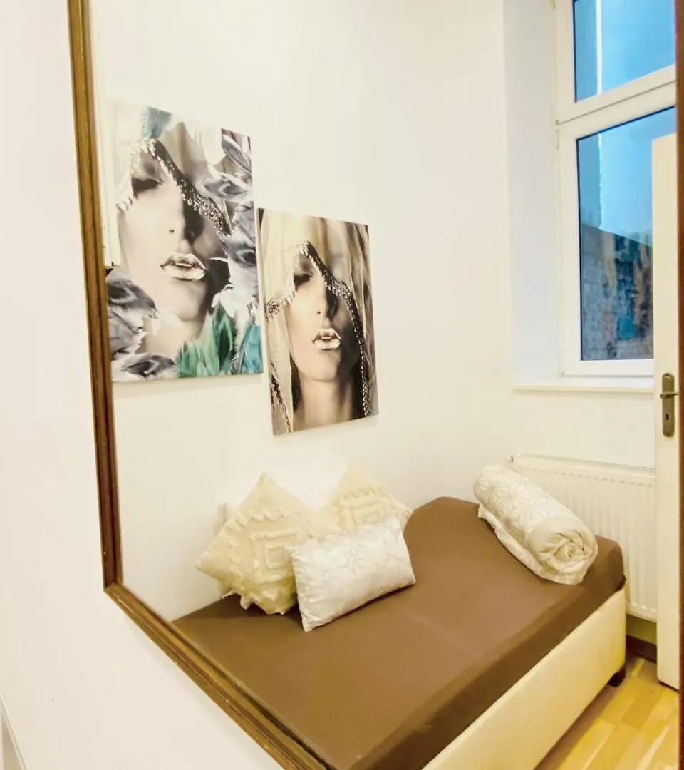 Family Studio In Schoenbrunn Area Wien 0*,